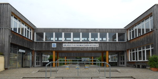 Holz-Aluminiumfenster und -fluchttüren: Dr.-Kurt-Schumacher-Schule Reinheim
